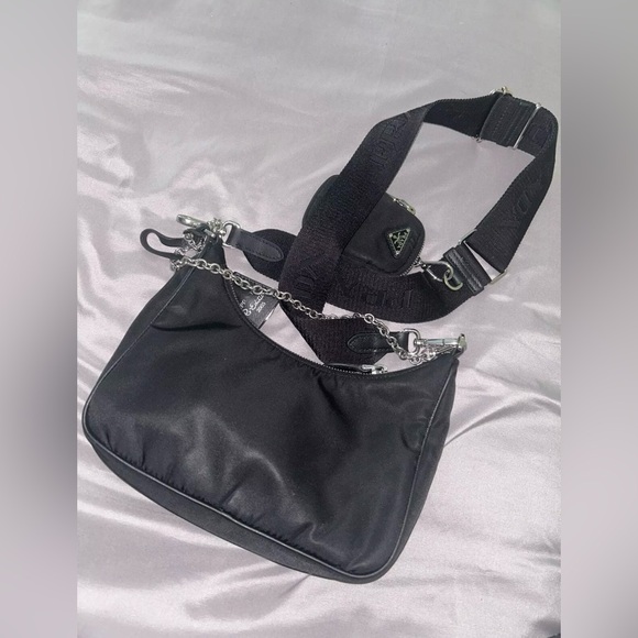 Prada re-edition nylon bag - Picture 9 of 11